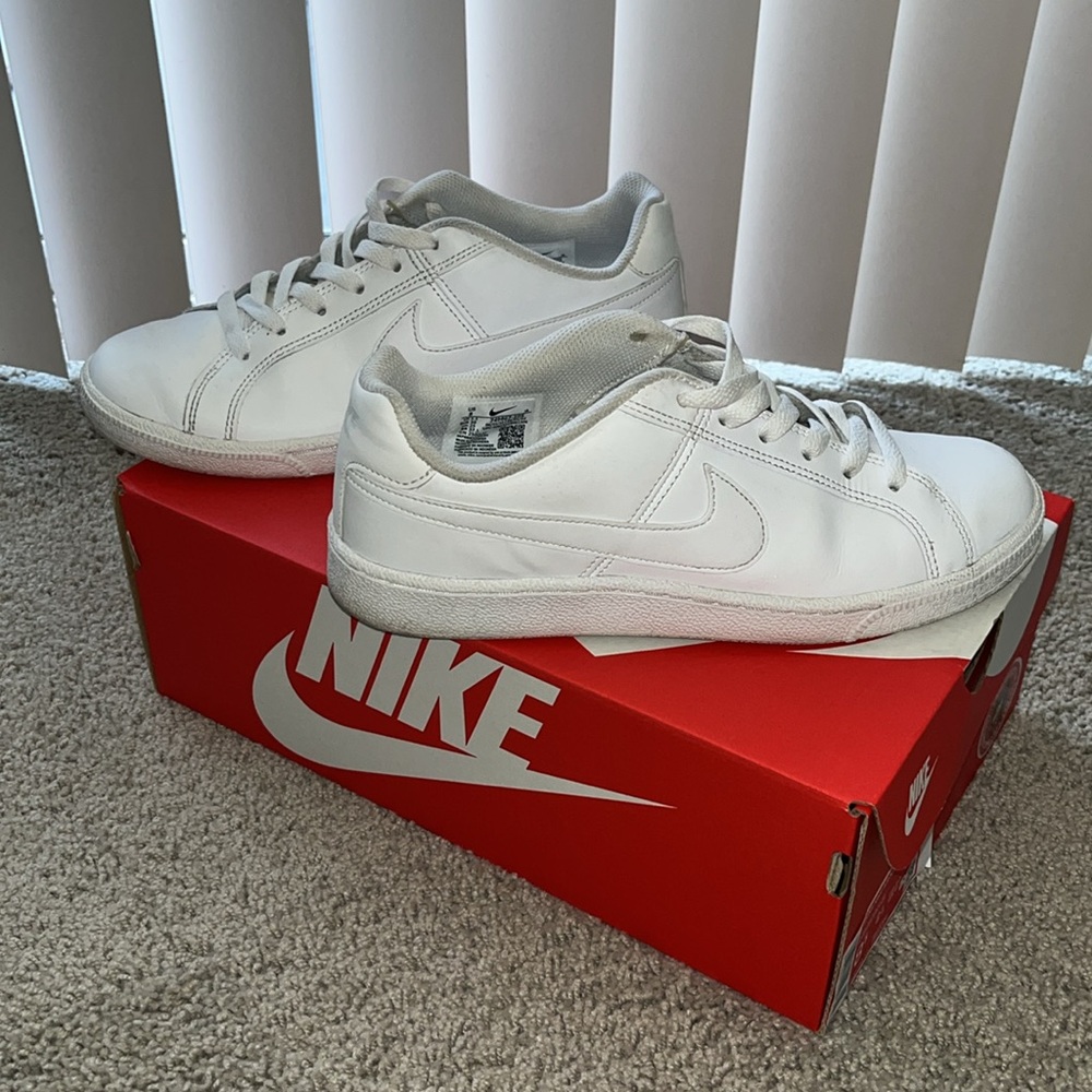 Nike Court Royale 2 Women’s size 8